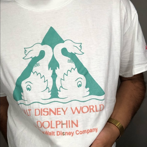 VNTG RARE Walt Disney World ‘Dolphin’ Tee - Picture 3 of 6